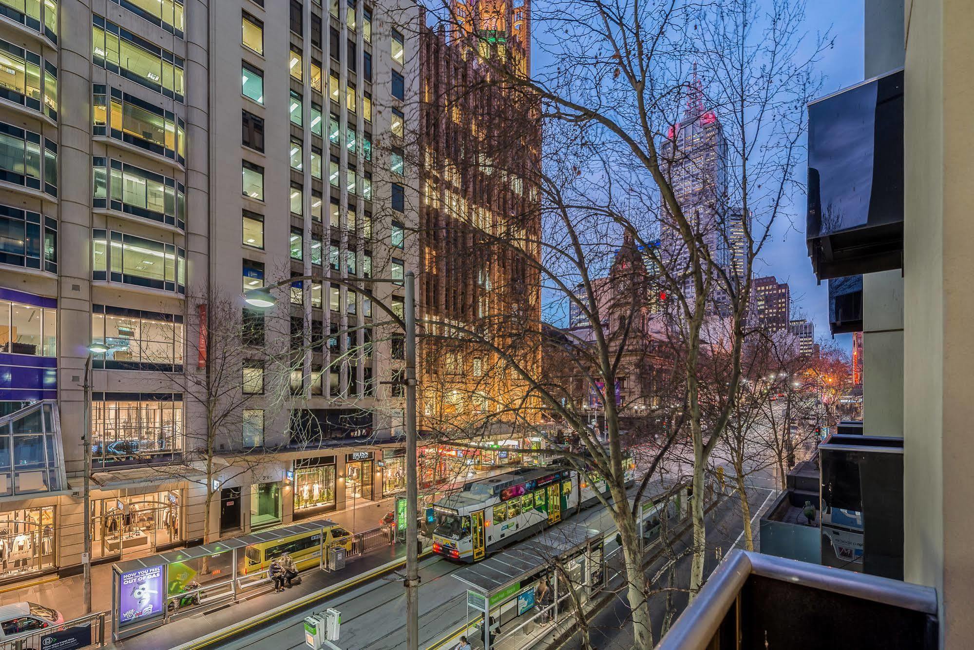 Breakfree On Collins Aparthotel Melbourne Exterior foto